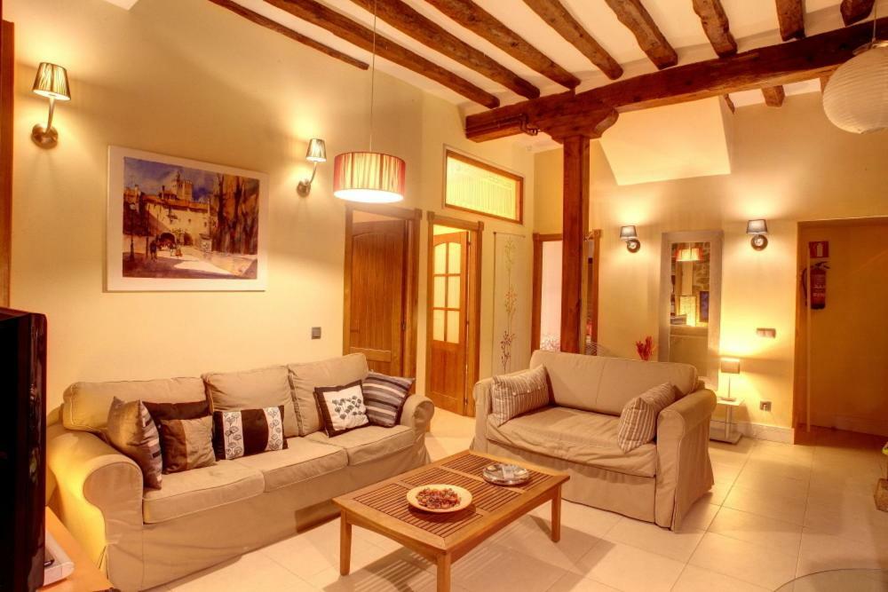 Domus 200m2 De Vivienda Y Exterior Ferienhaus Siguenza